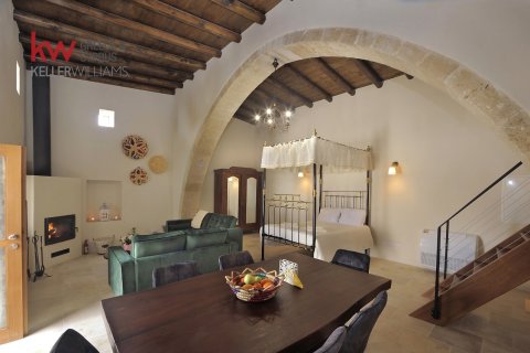 5 bedrooms Villa in Agios Theodoros, Larnaka,  No. 40057