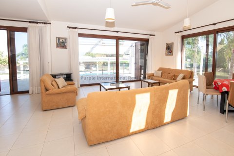 4 bedrooms Villa in Protaras, Ammochostos,  No. 35717 12