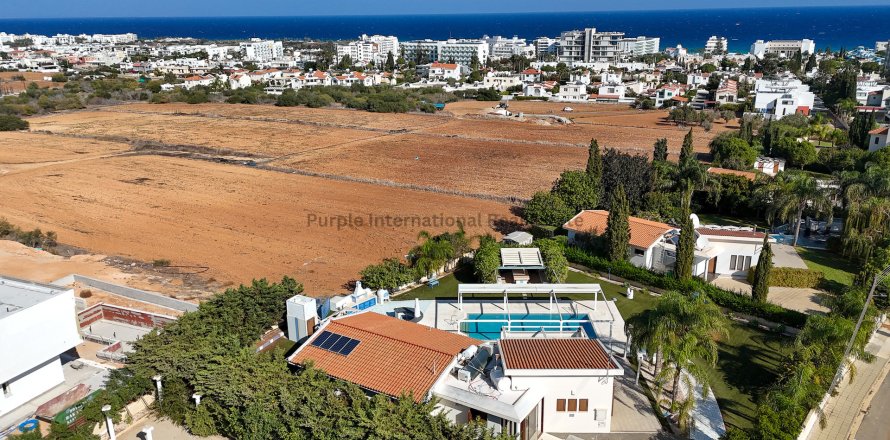 4 bedrooms Villa in Protaras, Ammochostos,  No. 35717