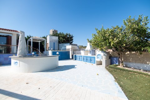4 bedrooms Villa in Protaras, Ammochostos,  No. 35717 25