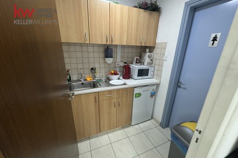 Офис с 5 комнатами в Ларнака,  № 51934 4