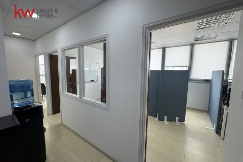 Офис с 5 комнатами в Ларнака,  № 51934 2