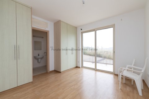 3 bedrooms Apartment in Oroklini, Larnaka,  No. 51929 3