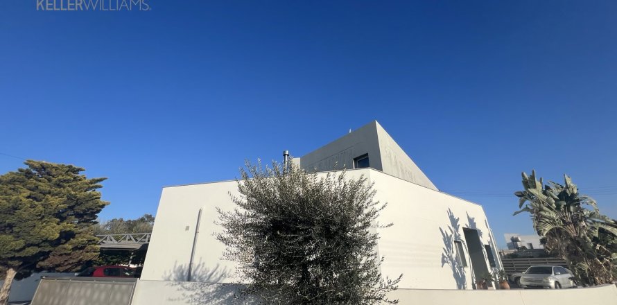 3 dormitorios Adosado en Larnaca, Larnaka,  No. 51268