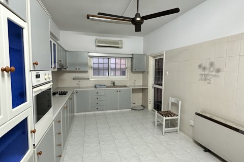 3 bedrooms Apartment in Larnaca, Larnaka,  No. 49910 4