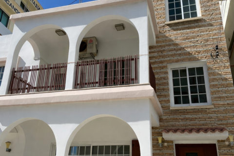 3 bedrooms Apartment in Larnaca, Larnaka,  No. 49910