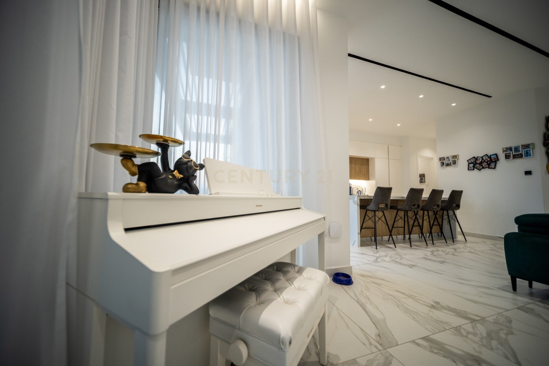 4 bedrooms Duplex in Germasogeia, Limassol, Cyprus No. 55541