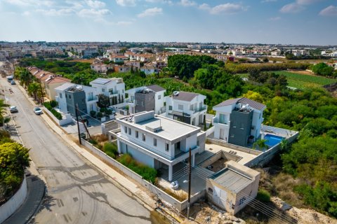 4 bedrooms Villa in Protaras, Ammochostos,  No. 47565 16