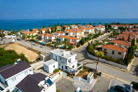 4 bedrooms Villa in Protaras, Ammochostos,  No. 47565 17