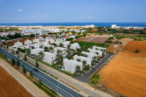 4 bedrooms Villa in Paralimni, Ammochostos,  No. 47564 3