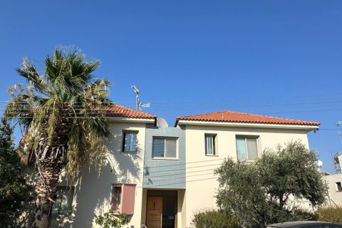 8 bedrooms Townhouse in Nicosia,  No. 39941