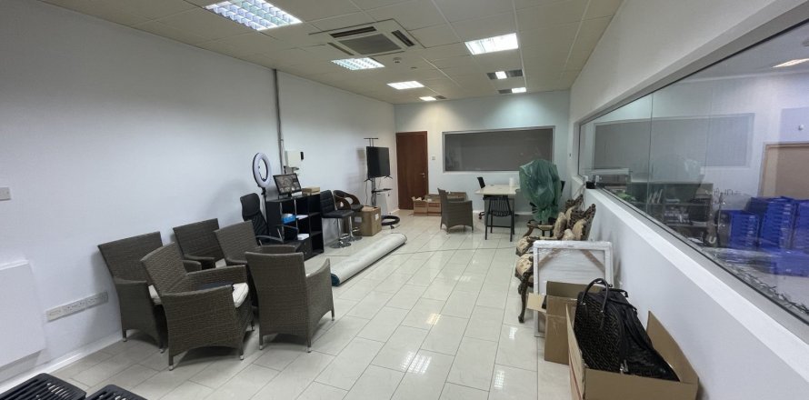 1200m2 Factory in Larnaka,  No. 39940