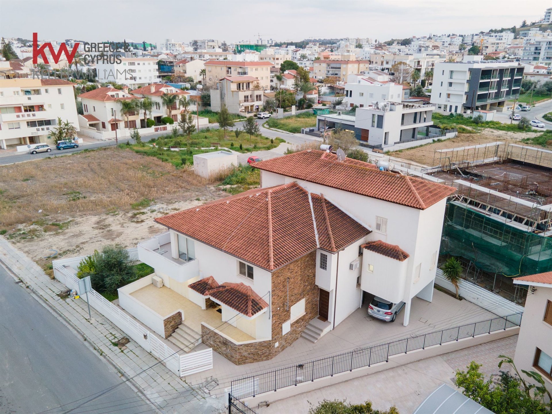 7 bedrooms Townhouse in Aglandjia, Nicosia, Cyprus No. 39939