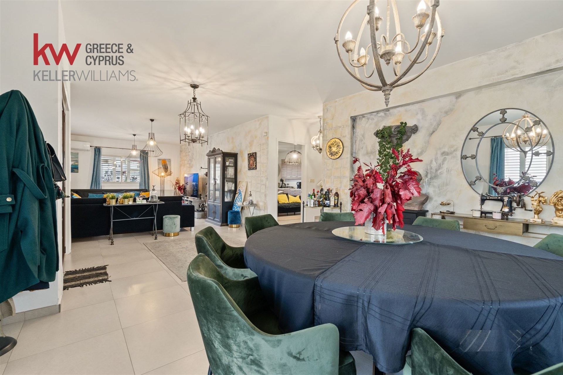 7 bedrooms Townhouse in Aglandjia, Nicosia, Cyprus No. 39939