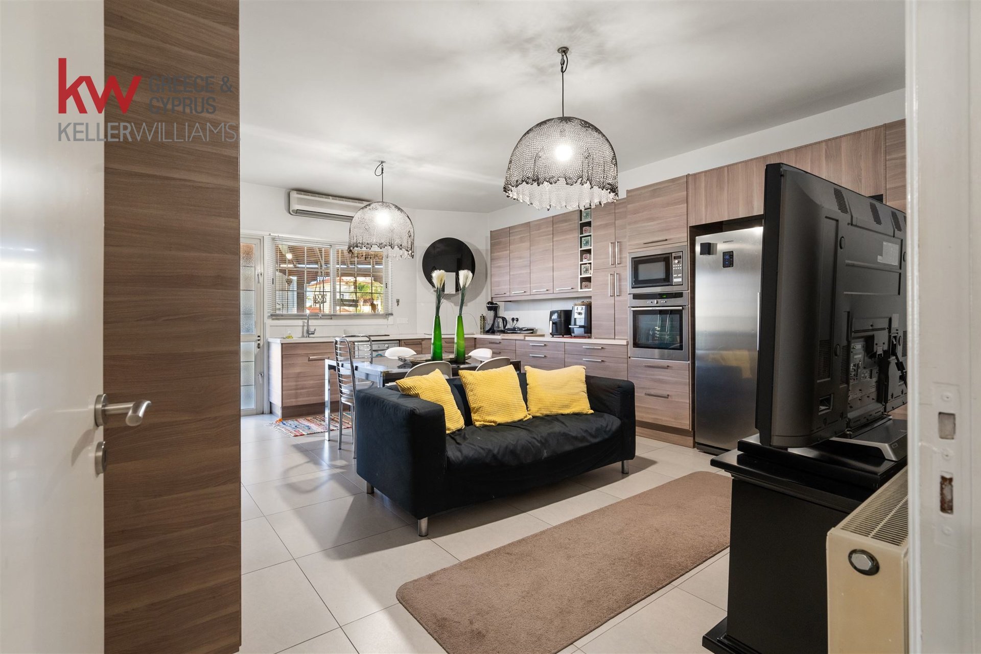 7 bedrooms Townhouse in Aglandjia, Nicosia, Cyprus No. 39939