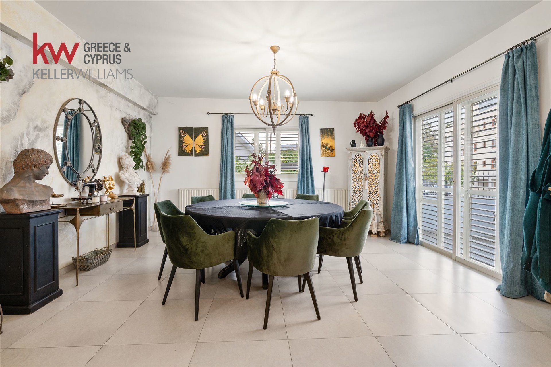 7 bedrooms Townhouse in Aglandjia, Nicosia, Cyprus No. 39939