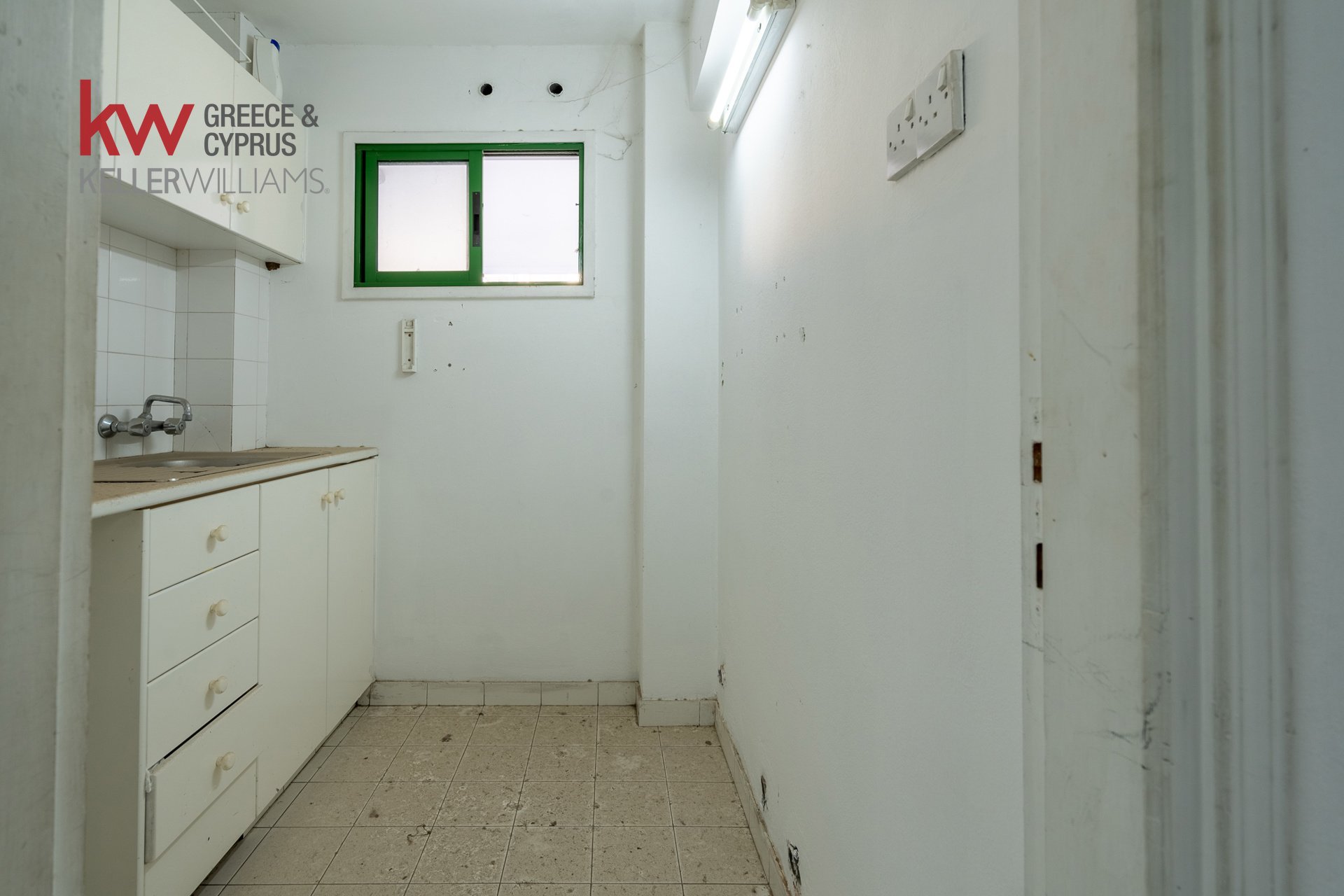 624m2 Office in Larnaca, Larnaka, Cyprus No. 40550