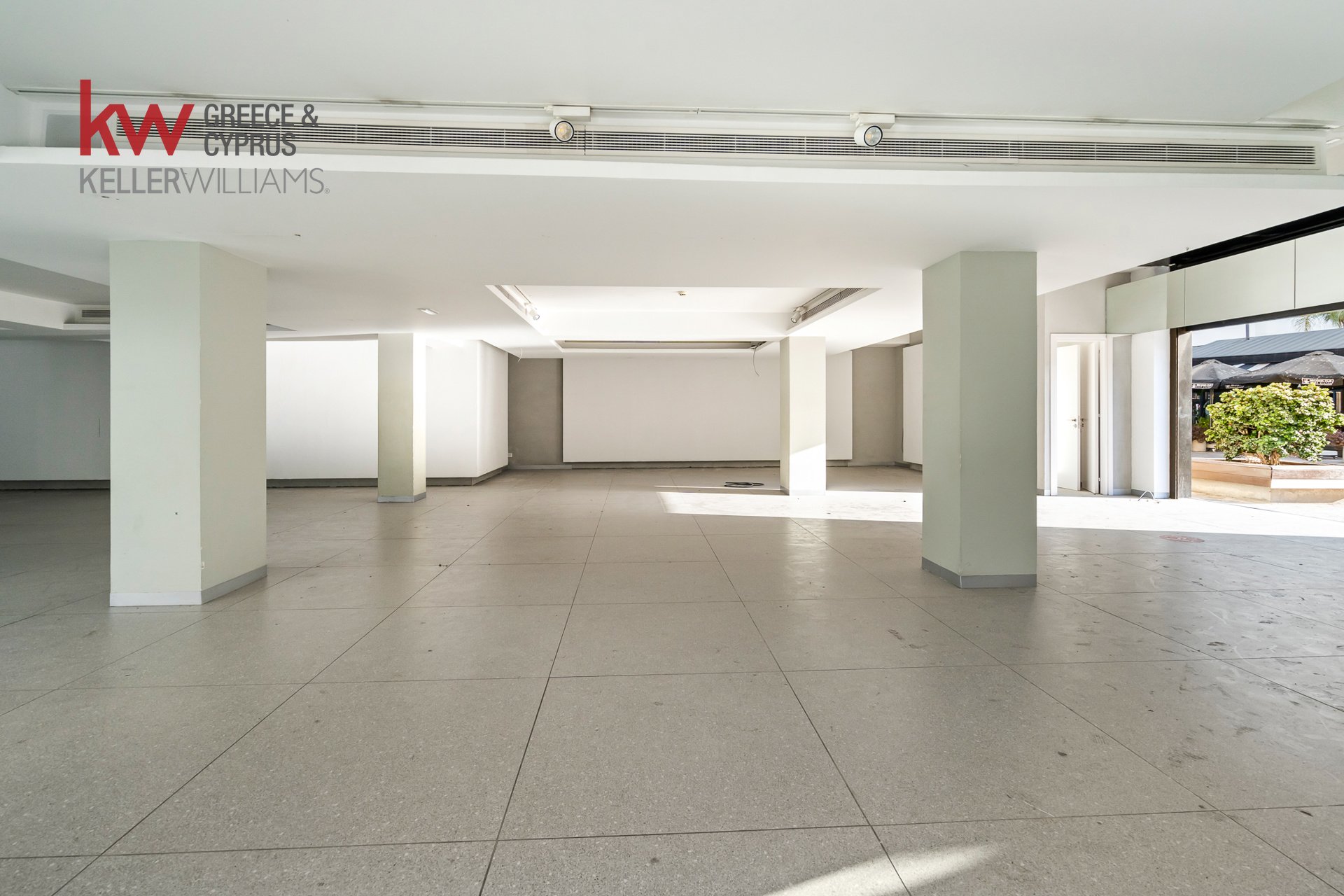 624m2 Office in Larnaca, Larnaka, Cyprus No. 40550