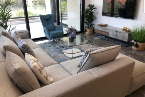 2 bedrooms Apartment in Limassol,  No. 38687 2