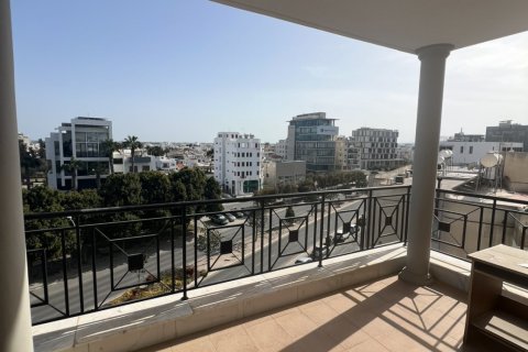 Офис с 5 комнатами в Ларнака,  № 51451