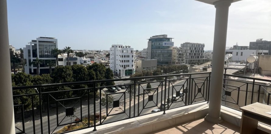 5 pièces Bureau à Larnaca, Larnaka,  No. 51451