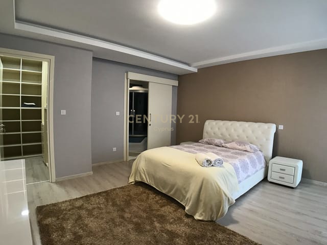 7 bedrooms Villa in Germasogeia, Limassol, Cyprus No. 58266