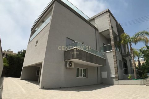 7 bedrooms Villa in Germasogeia, Limassol, Cyprus No. 58266