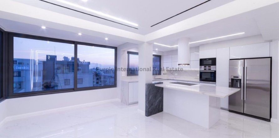 3 bedrooms Apartment in Neapolis, Limassol, No. 8064