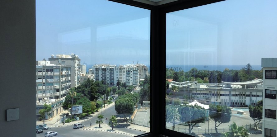 3 dormitorios Apartamento en Neapolis, Limassol, No. 8064
