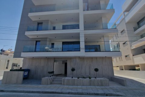 2 bedrooms Apartment in Larnaka,  No. 57245 2