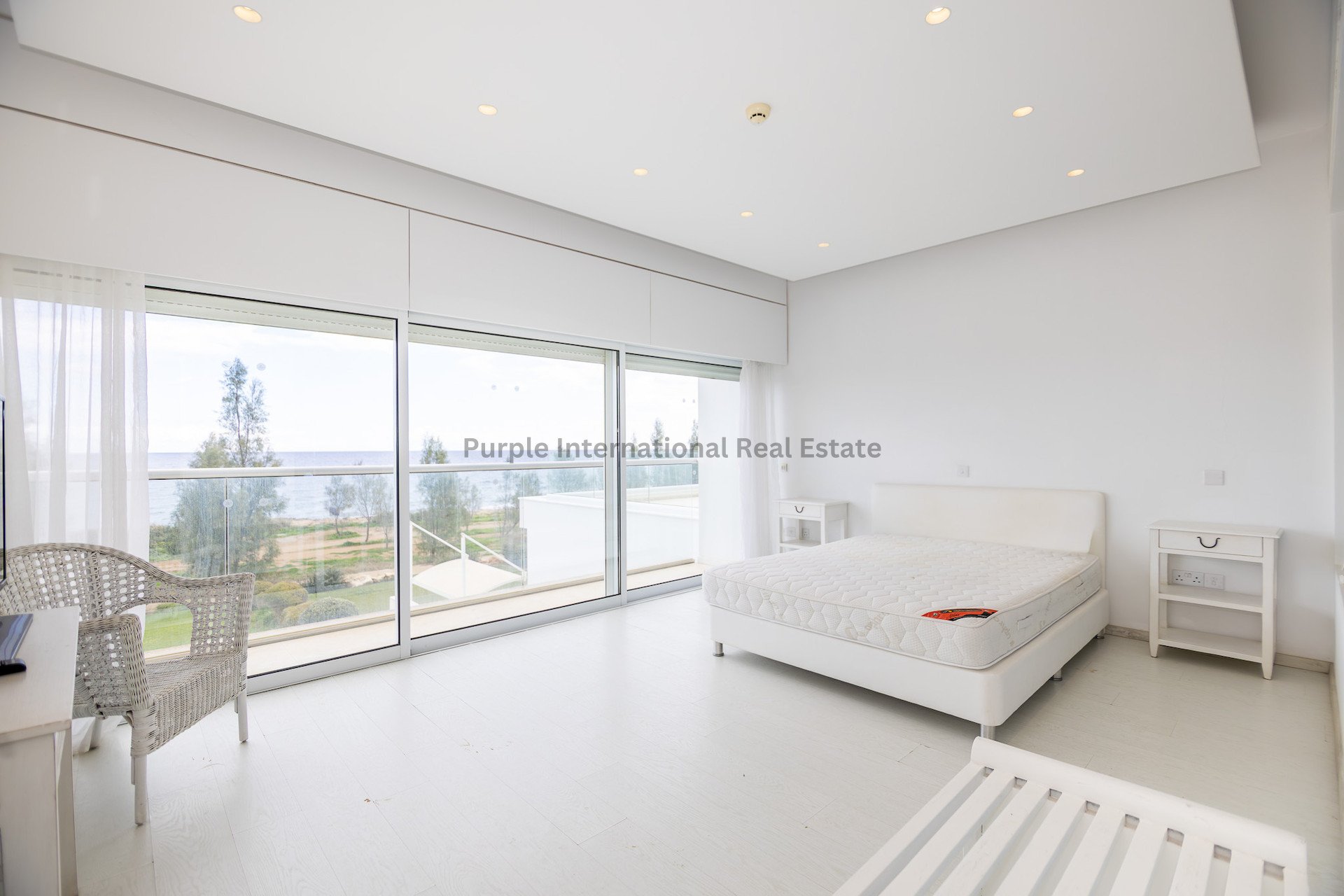 5 bedrooms Villa in Paralimni, Ammochostos, Cyprus No. 36073