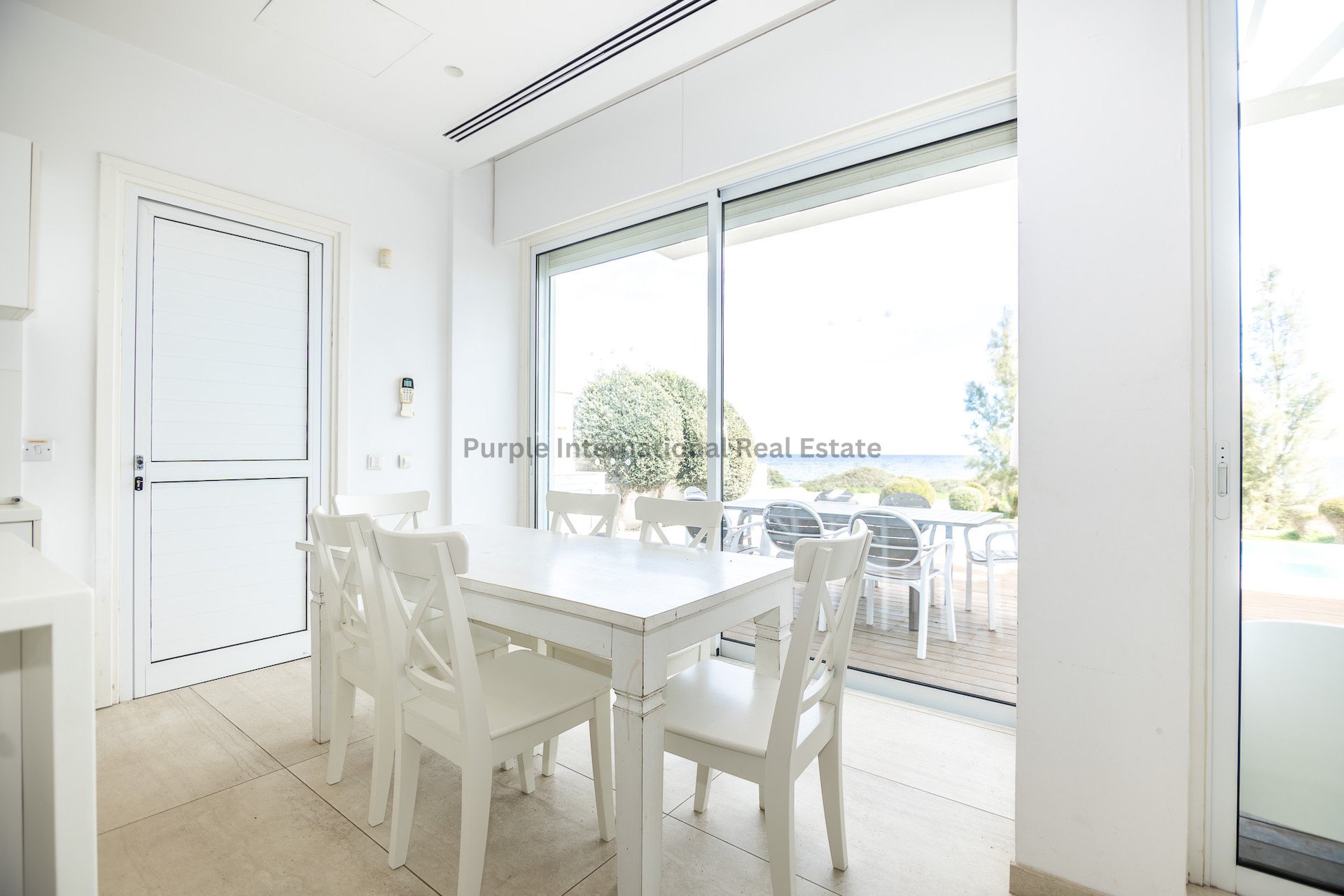 5 bedrooms Villa in Paralimni, Ammochostos, Cyprus No. 36073