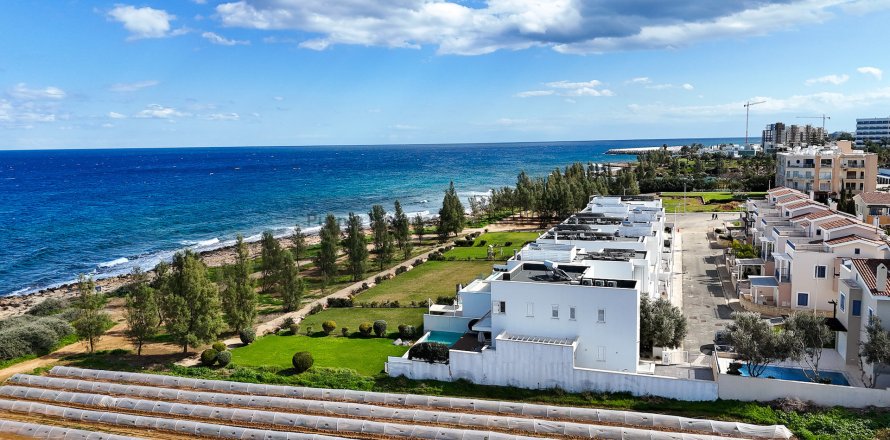 5 bedrooms Villa in Paralimni, Ammochostos,  No. 36073