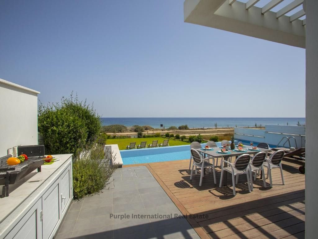 5 bedrooms Villa in Paralimni, Ammochostos, Cyprus No. 36073