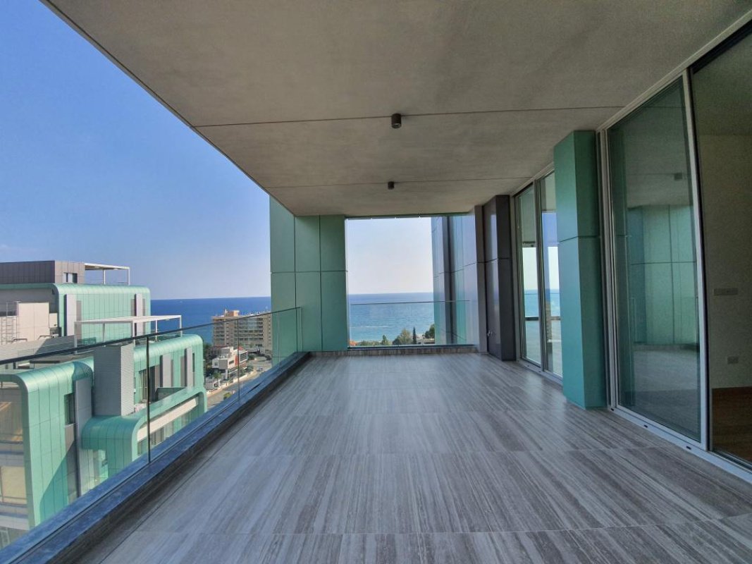 3 bedrooms Apartment in Limassol, Cyprus No. 38616