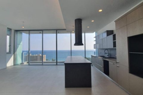 3 bedrooms Apartment in Limassol,  No. 38616 3