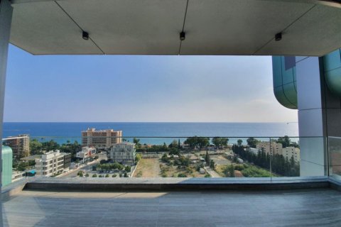 3 bedrooms Apartment in Limassol,  No. 38616 9