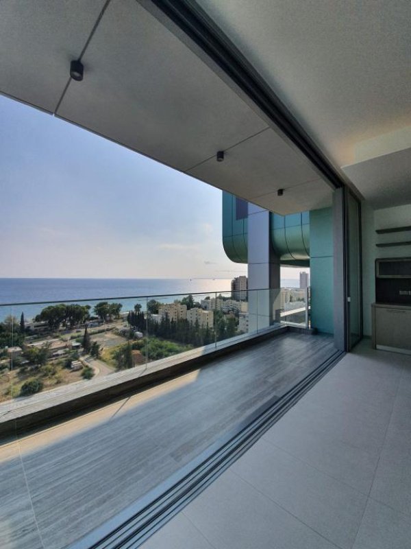 3 bedrooms Apartment in Limassol, Cyprus No. 38616