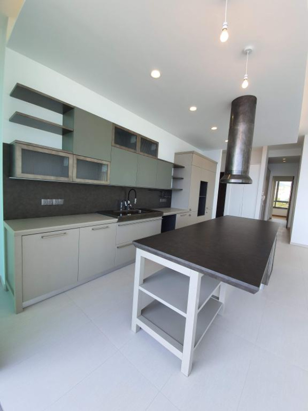 3 bedrooms Apartment in Limassol, Cyprus No. 38616