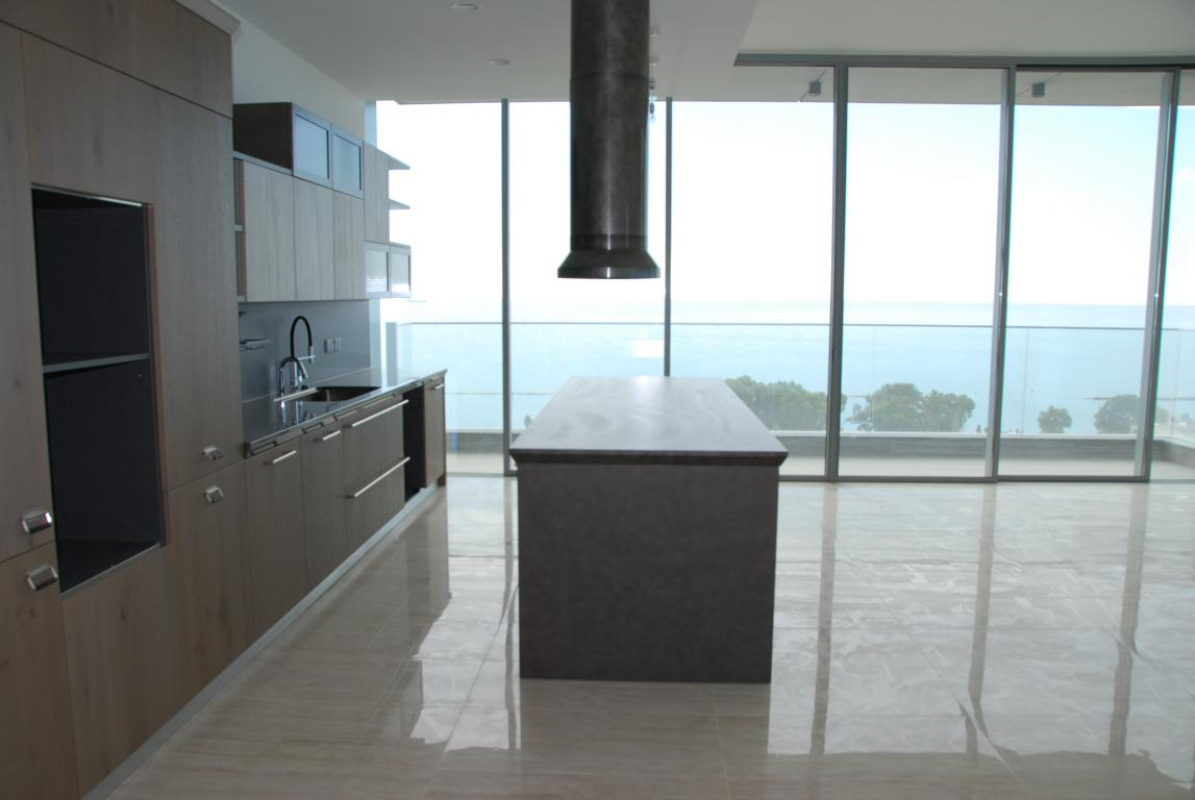 3 bedrooms Apartment in Limassol, Cyprus No. 38615