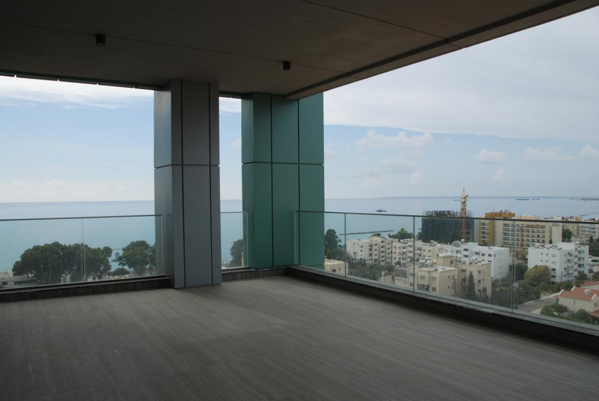 3 bedrooms Apartment in Limassol, Cyprus No. 38615