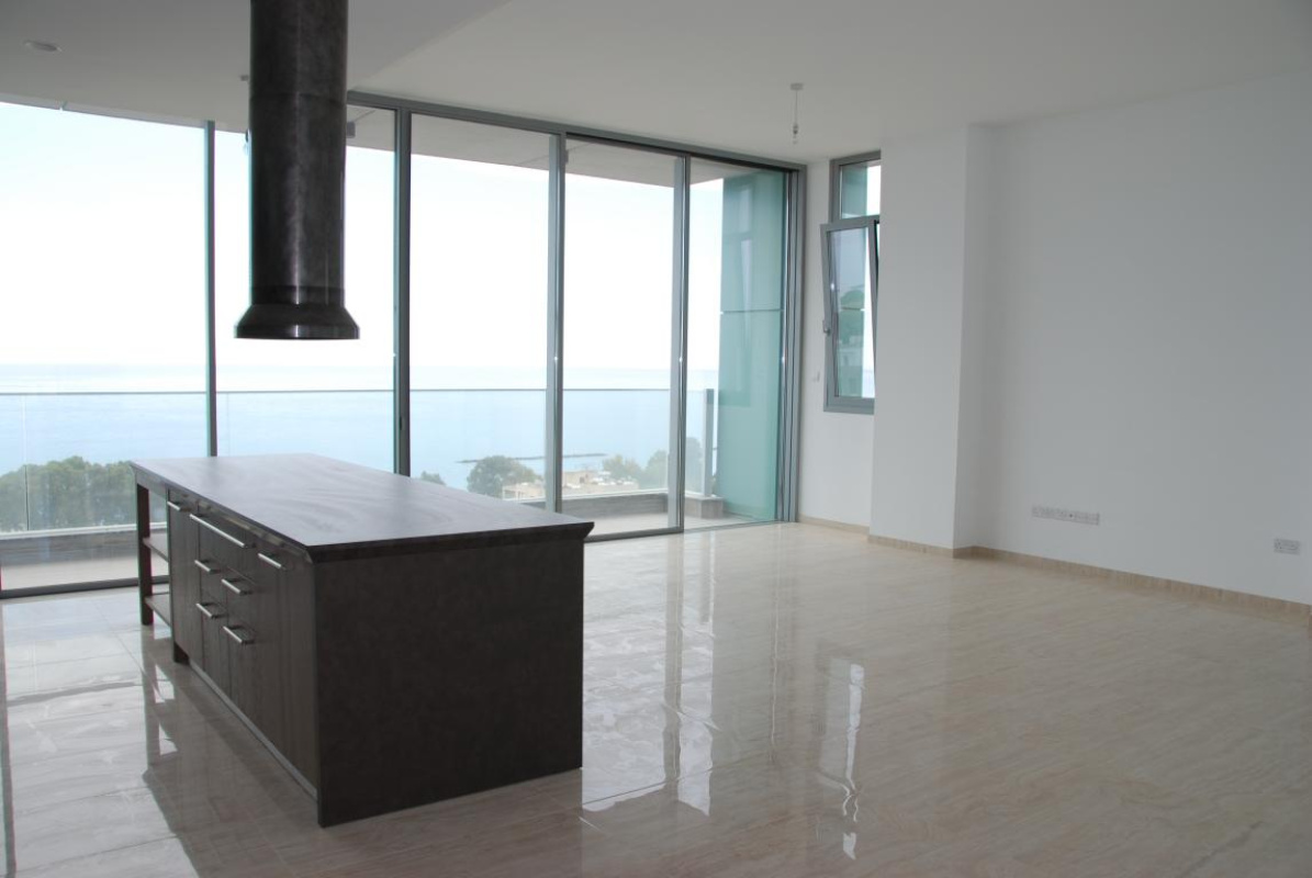 3 bedrooms Apartment in Limassol, Cyprus No. 38615