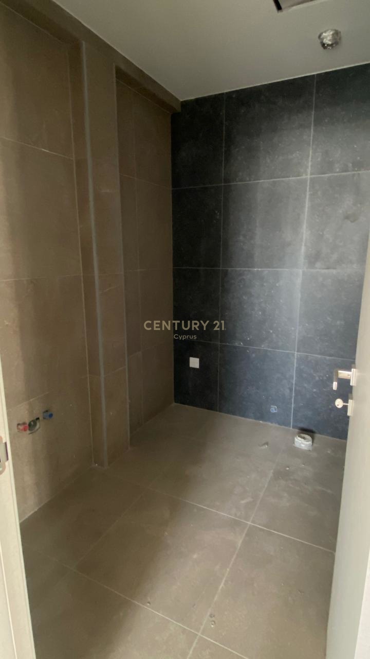 3 dormitorios Apartamento en Germasogeia, Limassol, Chipre No. 54210