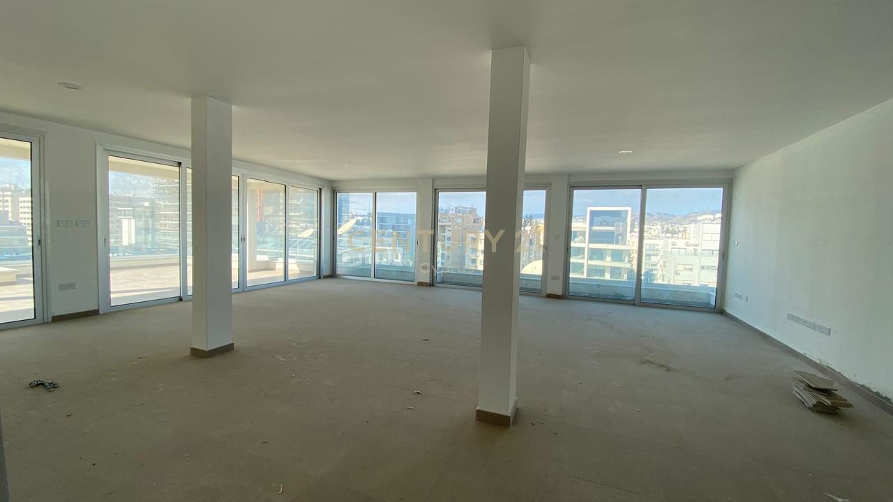3 dormitorios Apartamento en Germasogeia, Limassol, Chipre No. 54210