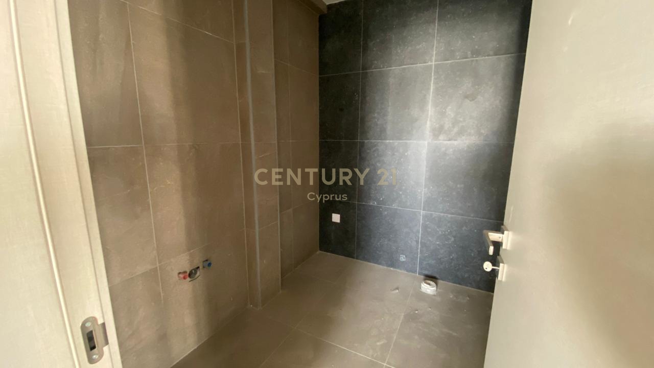 3 dormitorios Apartamento en Germasogeia, Limassol, Chipre No. 54210