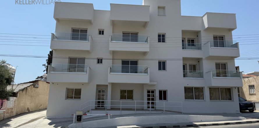 8 rooms Office in Limassol,  No. 40077