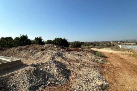 815m2 Land in Agios Nikolaos, Paphos,  No. 40074