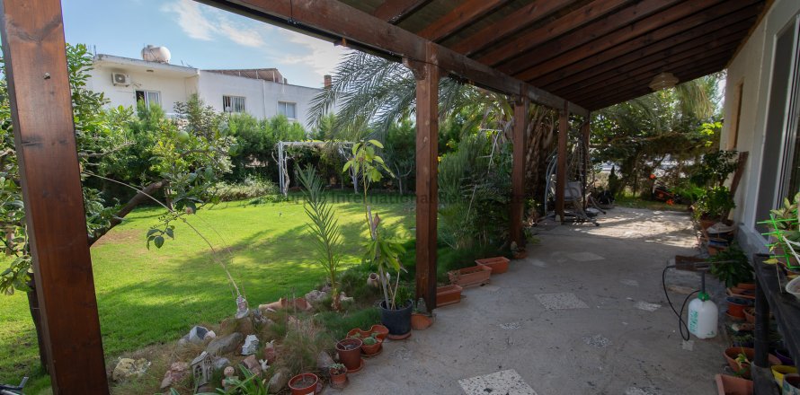 3 bedrooms Bungalow in Meneou, Larnaka,  No. 39095