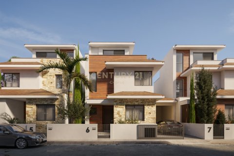 5 dormitorios Villa en Dromolaxia, Larnaka,  No. 55436 2