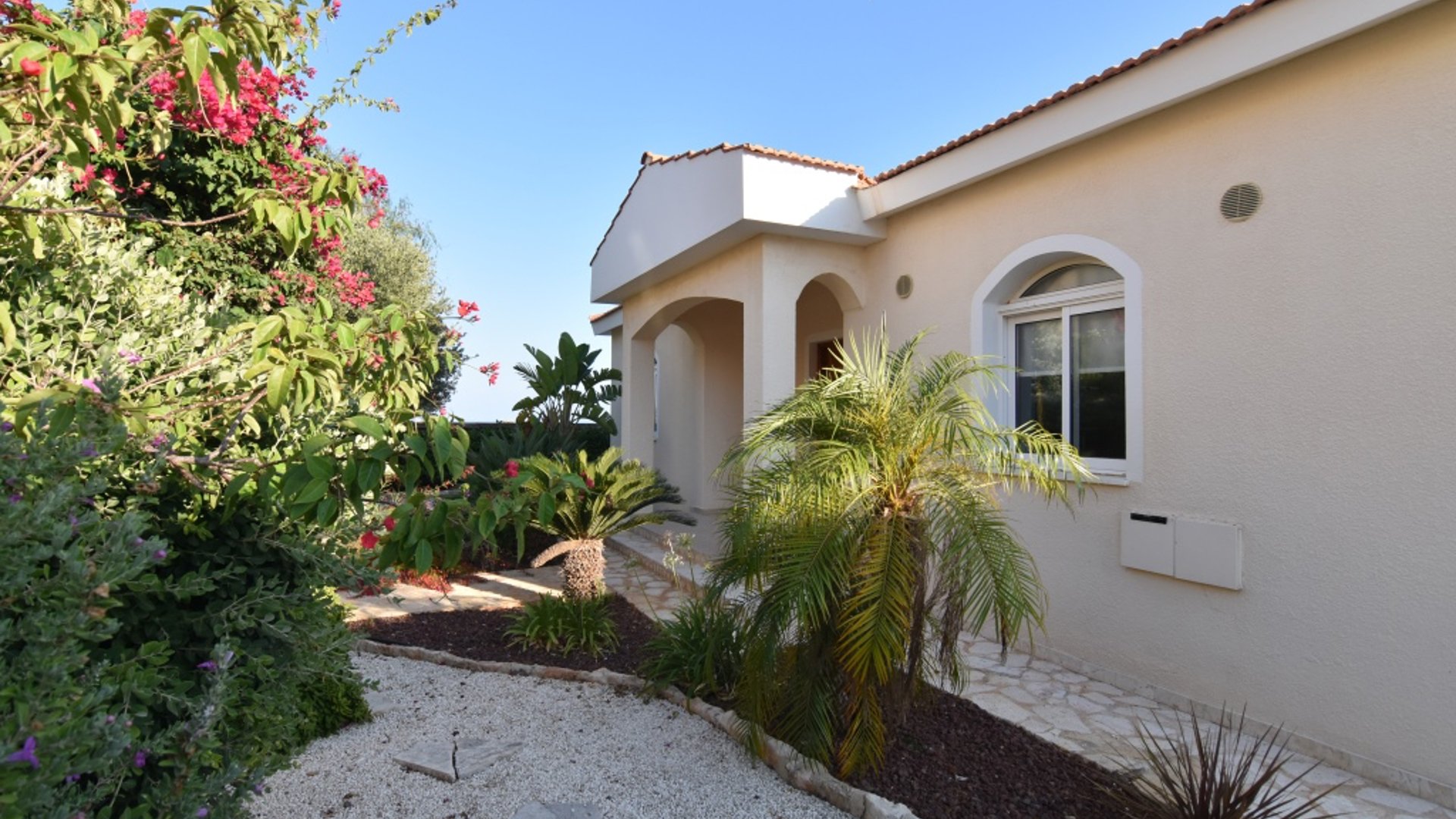 3 bedrooms Villa in Pissouri, Limassol, Cyprus No. 25714